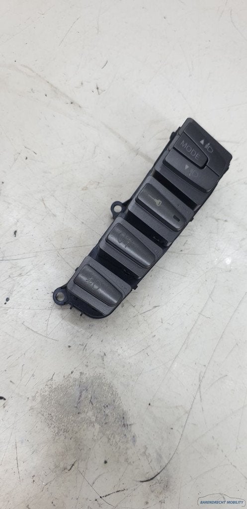 Barre de boutons de commutateurs de phares Fiat Bravo II (19, Stellantis Europe S.p.A., Info@stellantis.com, Utilisé, Corso Giovanni Agnelli 200
10135  Turin, IT