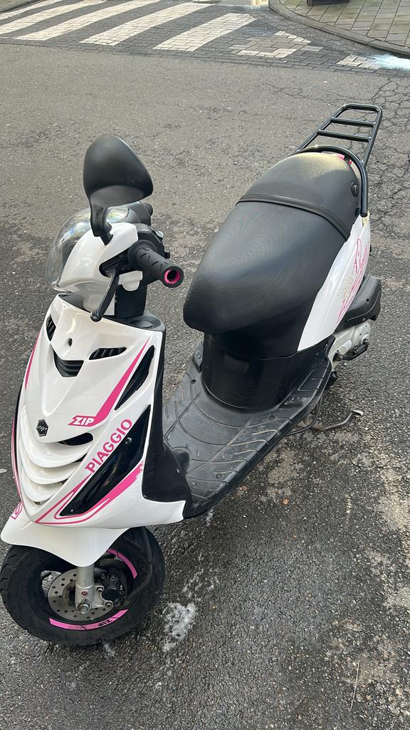 Piaggio zip A klasse 4t 2v, Fietsen en Brommers, Ophalen, Zip, Klasse A (25 km/u), Zo goed als nieuw
