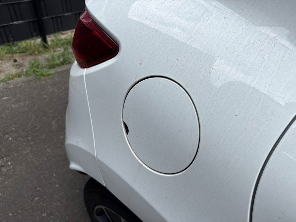 TANKKLEP Renault Clio IV (5R) (01-2012/08-2021), Gebruikt, Renault, Peter-Huppertz-Straße 5
51063  Köln, DE, Dialog.deutschland@renault.de
