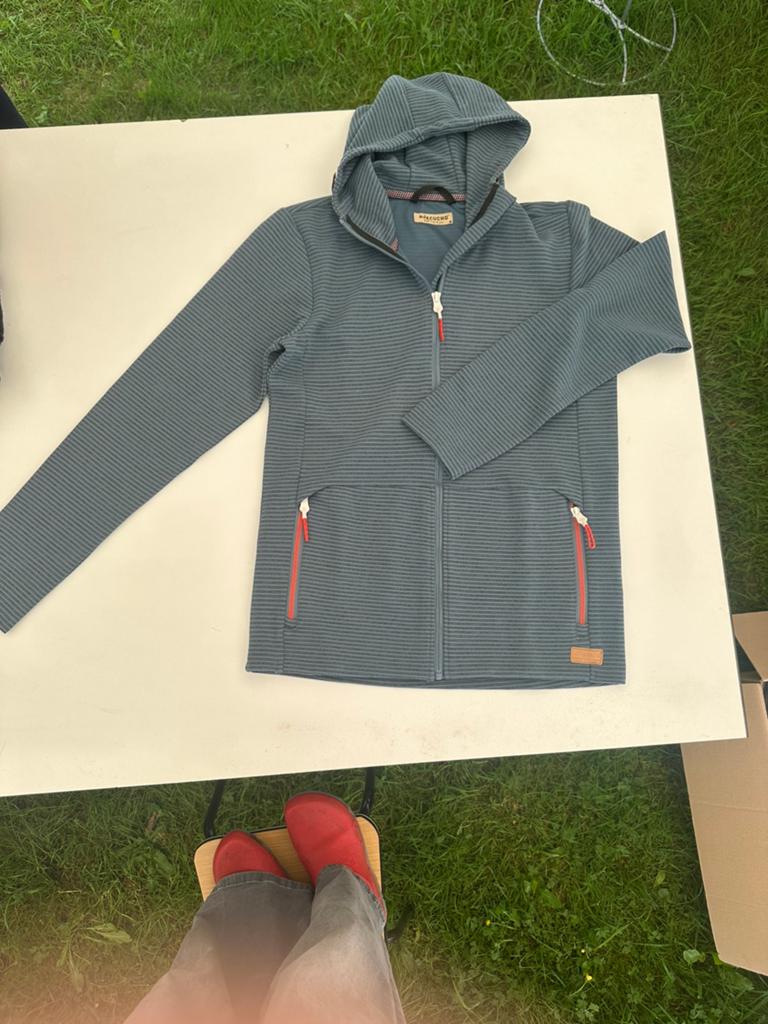 Vest Ayacucho maat 176, Kinderen en Baby's, Ophalen, Zo goed als nieuw