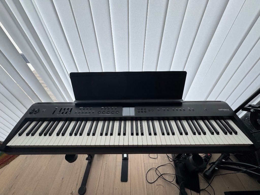 Roland FP-E50, Ophalen, Gebruikt, 88 toetsen, Roland