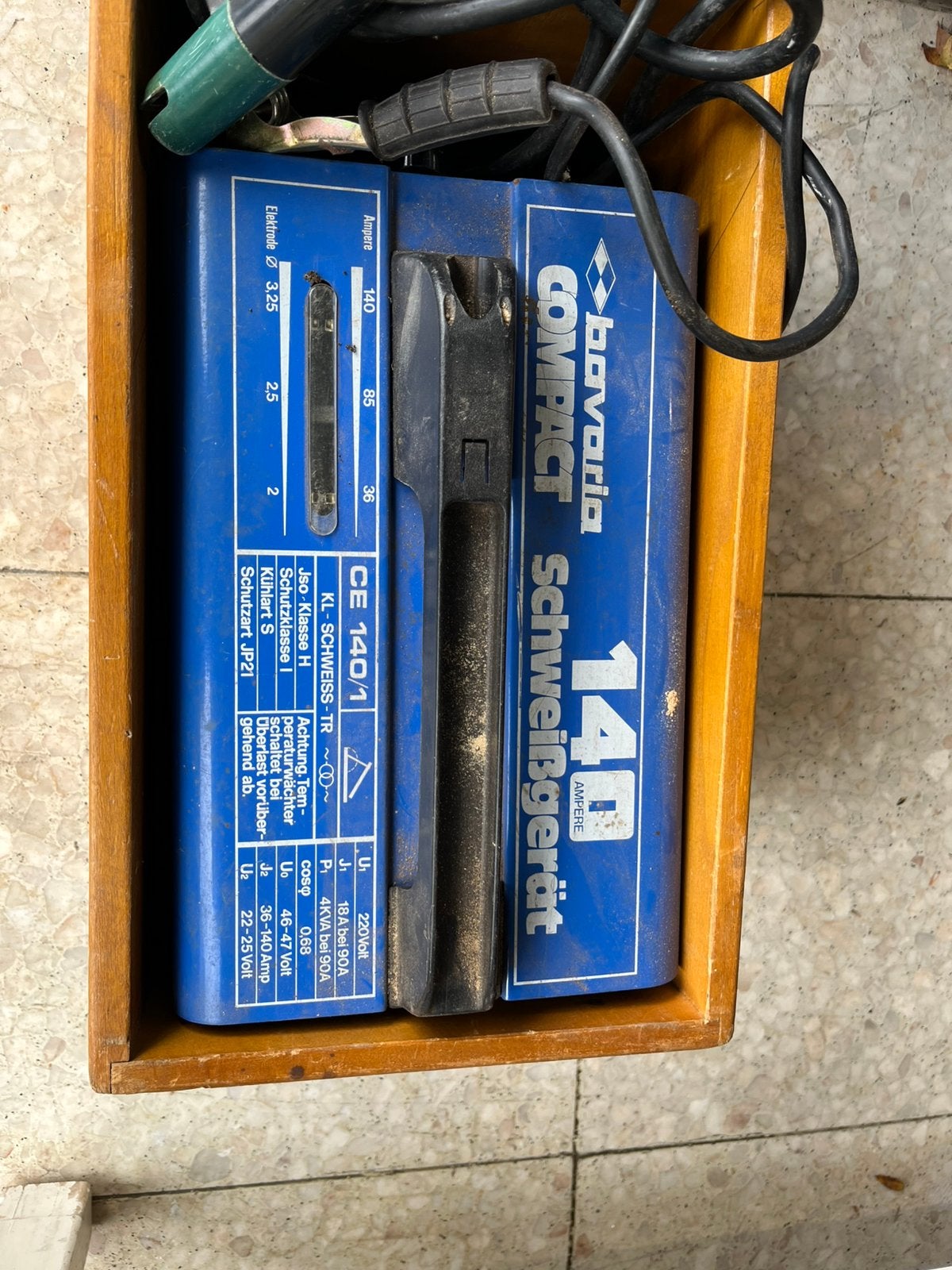 Poste à souder à l'état neuf