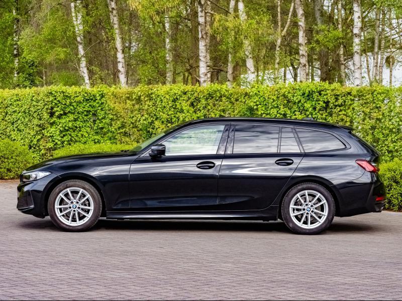 BMW Serie 3 318 i Touring, Auto's, BMW, Automaat, 1998 cc, Parkeersensor, Zwart