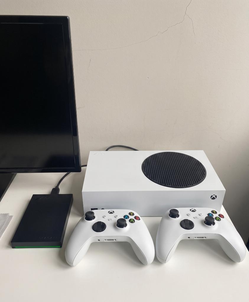 Xbox series S + 2 controllers + harde schijf 2 Tb, Ophalen, Zo goed als nieuw, Xbox Series S