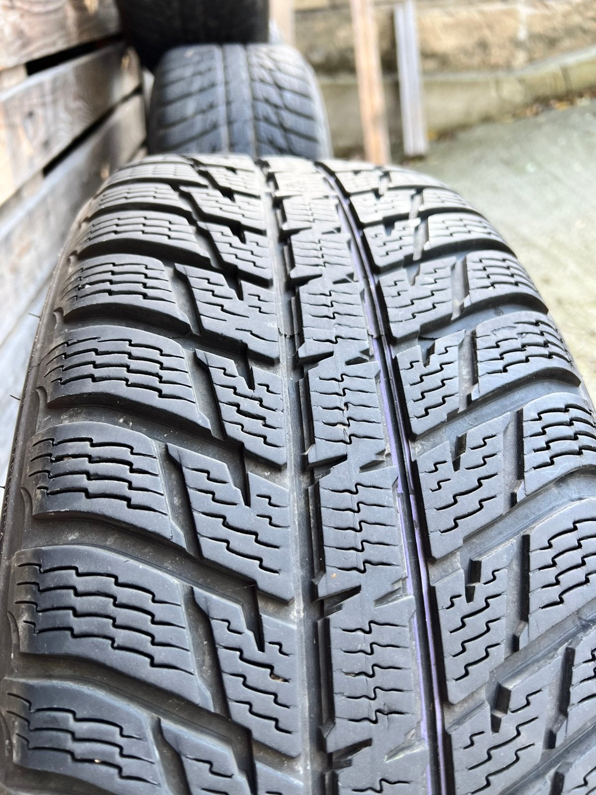 4 roues hiver Nokian WR SUV 3 sur jantes Volvo XC 40, Autos : Pièces & Accessoires, Pneus hiver, Enlèvement, Pneu(s), 17 pouces