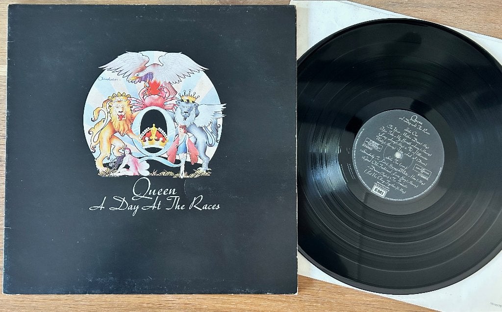 QUEEN - A day at the races ( LP; EX+/EX ), LP, Ophalen of Verzenden, Zo goed als nieuw, 12 inch