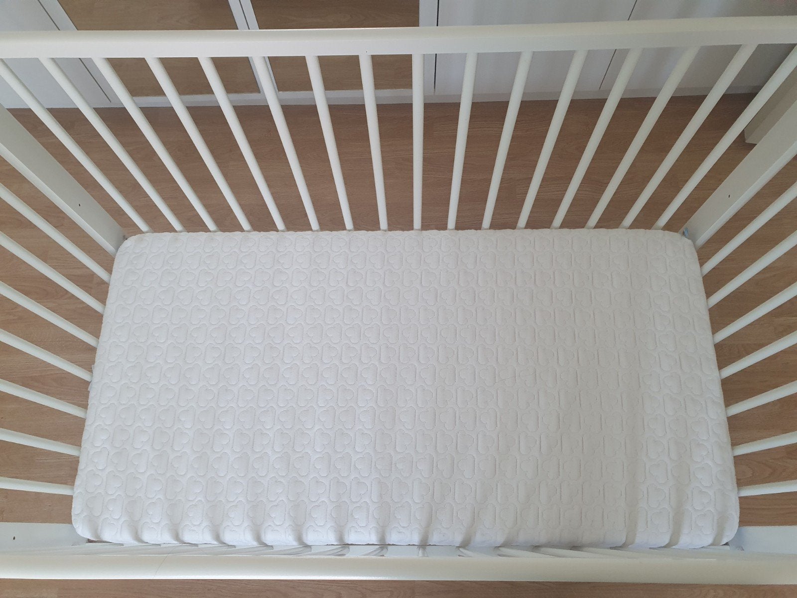 Babybedje inclusief Aerosleep matras, beschermer en hoezen, Ophalen, Zo goed als nieuw, Rechthoekig