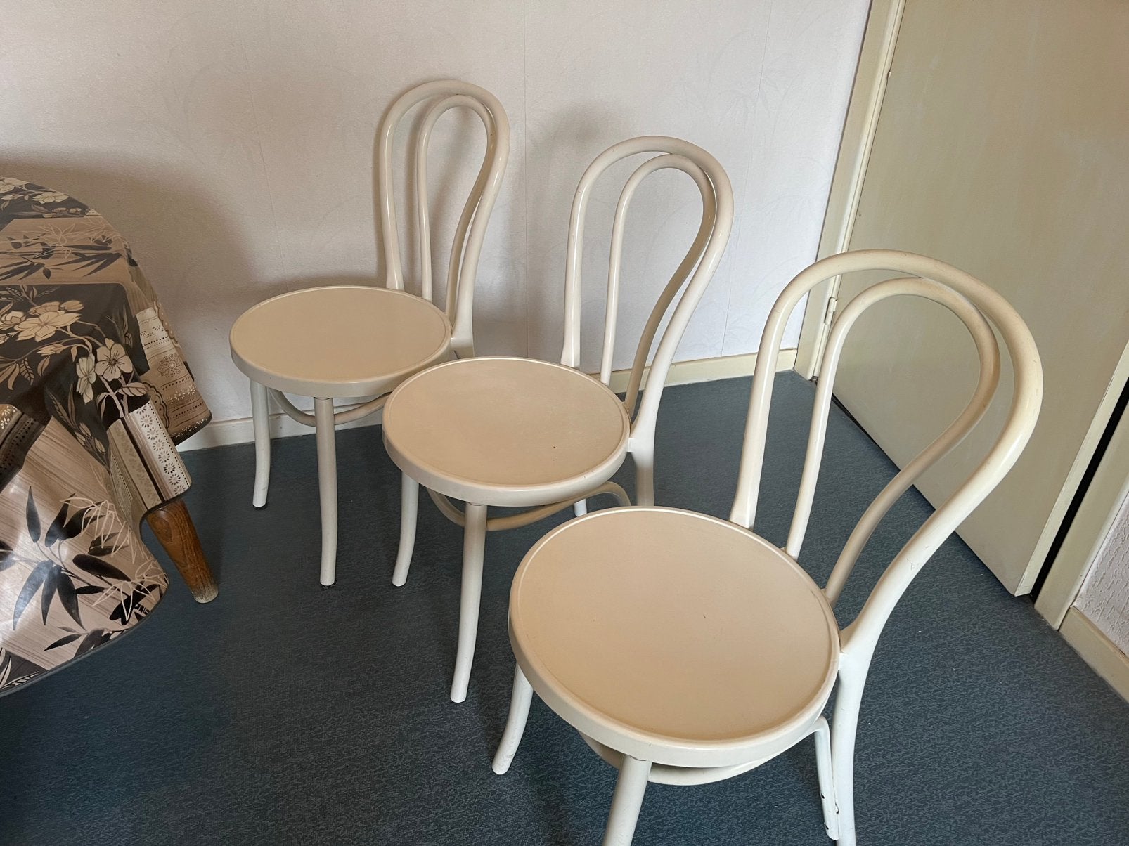 3 witte keukenstoelen, Huis en Inrichting, Stoelen, Ophalen, Kunststof, Gebruikt, Drie
