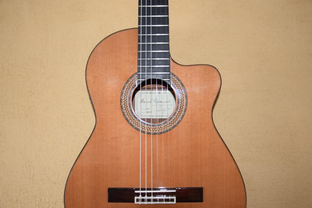 Raimundo 660E, Muziek en Instrumenten, Snaarinstrumenten | Gitaren | Akoestisch, Zo goed als nieuw, Klassieke of Spaanse gitaar