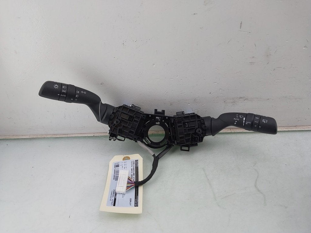 COMBISCHAKELAAR STUUR Toyota Yaris Cross (PB1 / PJ1), Gebruikt, Kundenbetreuung@toyota.de, Toyota, Toyota-Allee 2
50858  Köln, DE