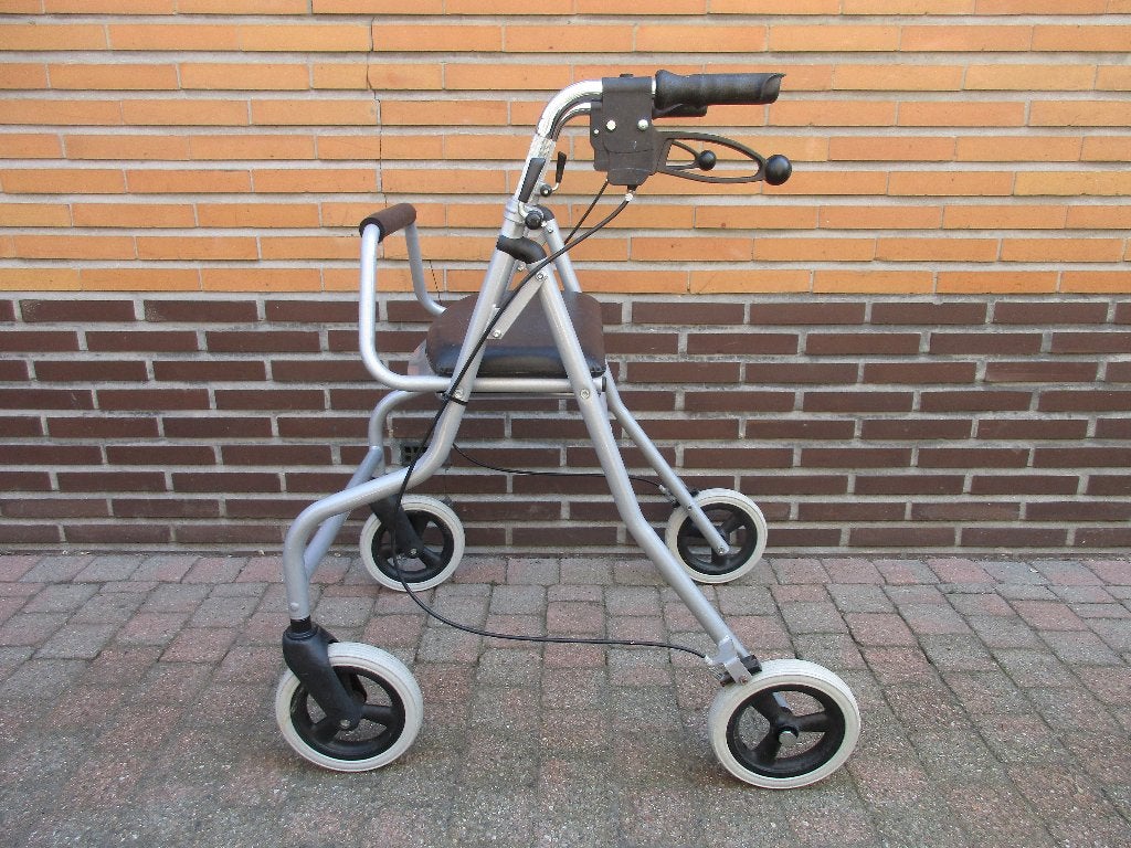 Rollator (Vermeiren), Diversen, Ophalen