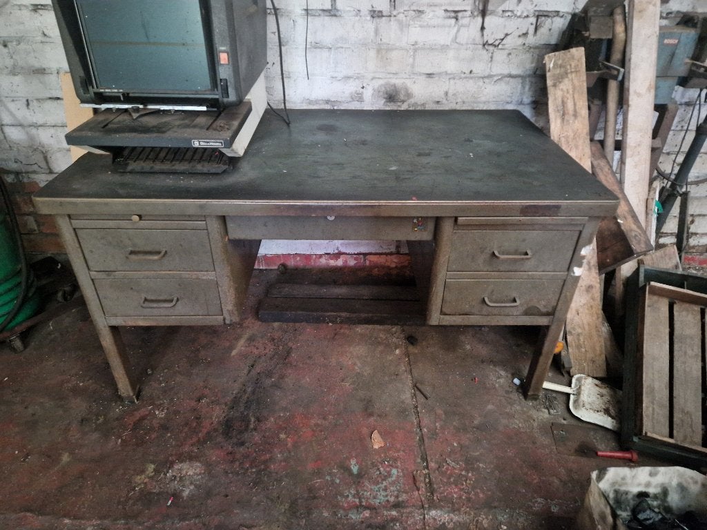 metalen industrieel bureau, Ophalen, Gebruikt