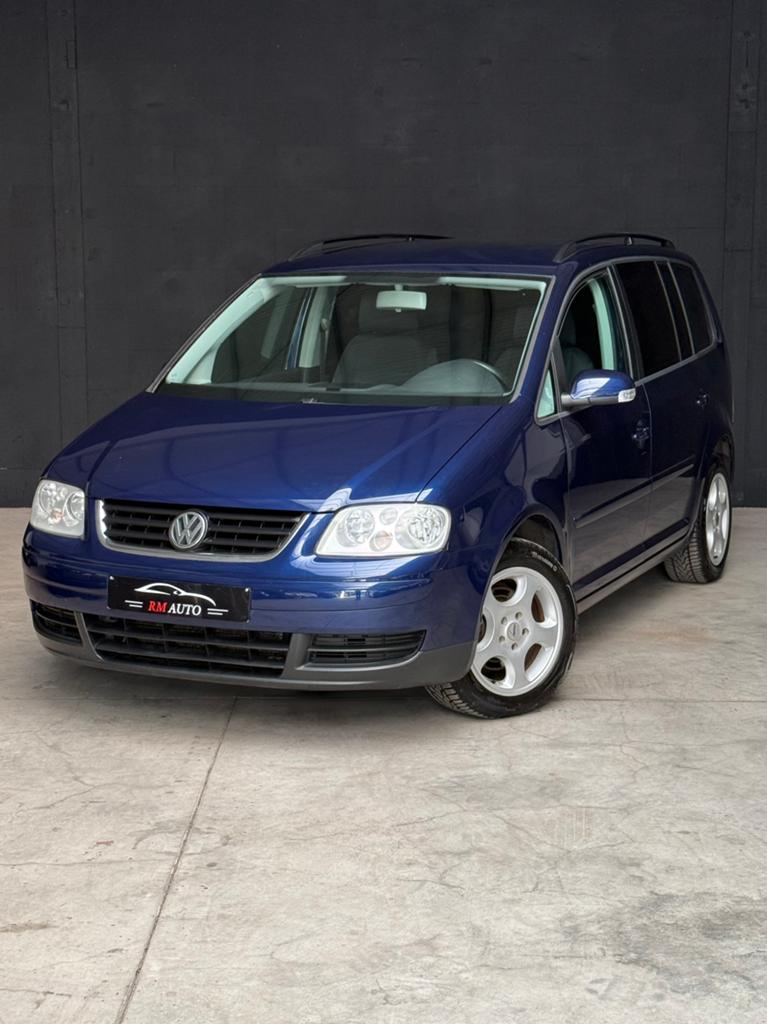 Volkswagen Touran 1.6 Fsi Essence 7 Places, Achat, Entreprise, 7 places, Boîte manuelle
