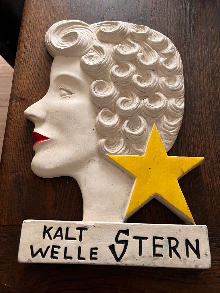 Beeld 1940 begin krullen in haar, Ophalen, 20 - 50 cm, Beeld, Beschilderd