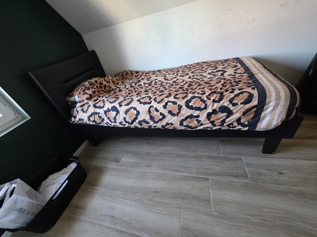 Eenpersoonsbed, Ophalen, Overige materialen, Gebruikt, 90 cm
