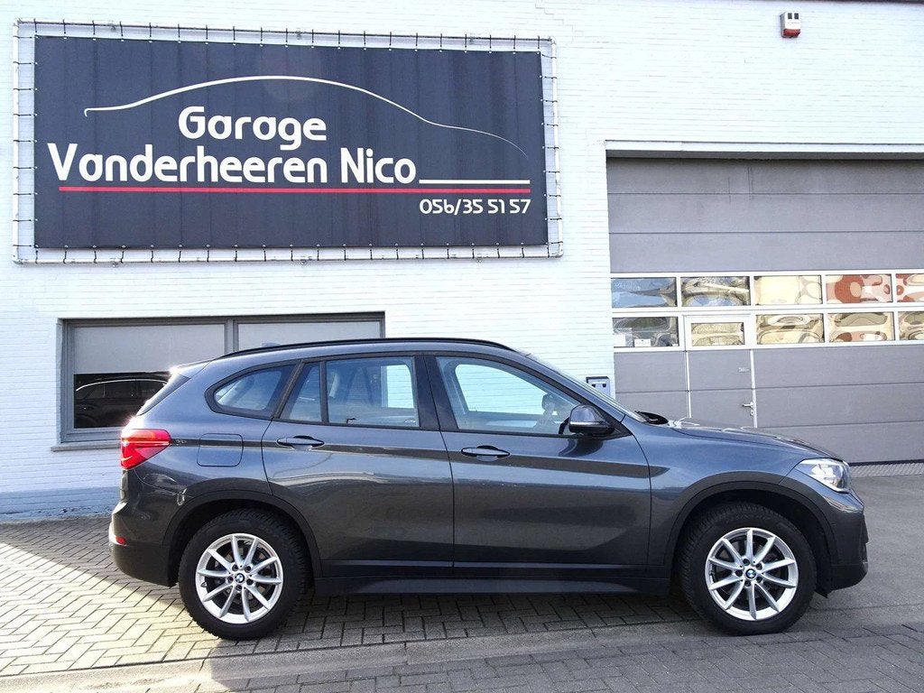 BMW X1 1.5i sDrive18i CAMERA,TREKHAAK,EL. KOFFER,ZETELVERWAR, Stof, Gebruikt, 136 pk, Bedrijf