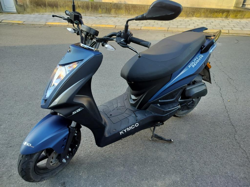 Kymco renuovo. agility classe a 25km/h, Fietsen en Brommers, Scooters | Kymco, Ophalen