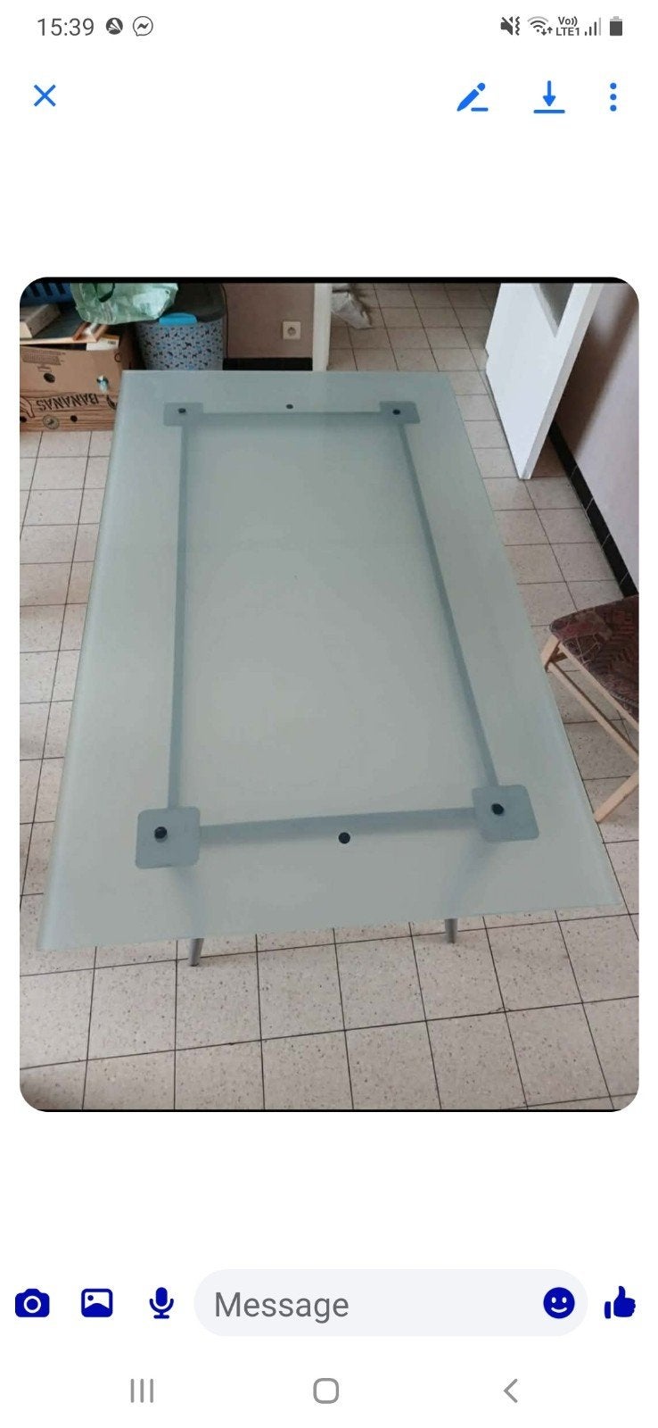 Table avec plateau en verre opaque, Maison & Meubles, Enlèvement, Verre