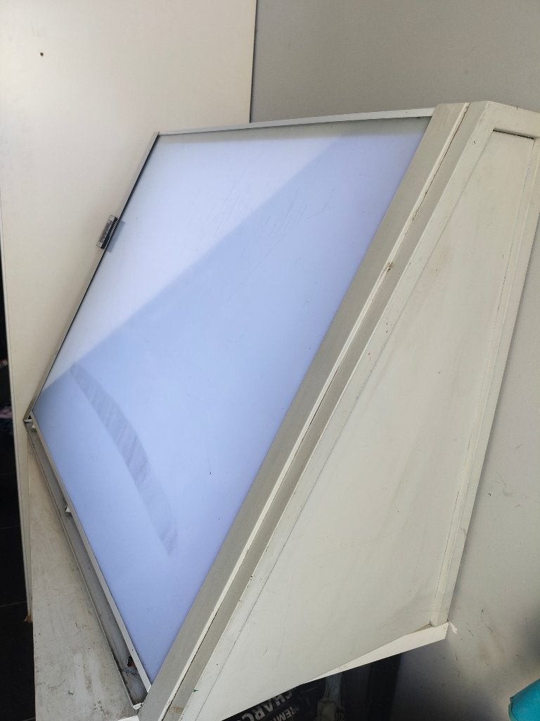 Boîte à lumière, Enlèvement, Utilisé