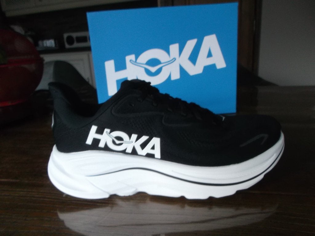 NEUF basket HOKA clifton 10 T44, Sport en Fitness, Ophalen of Verzenden, Nieuw