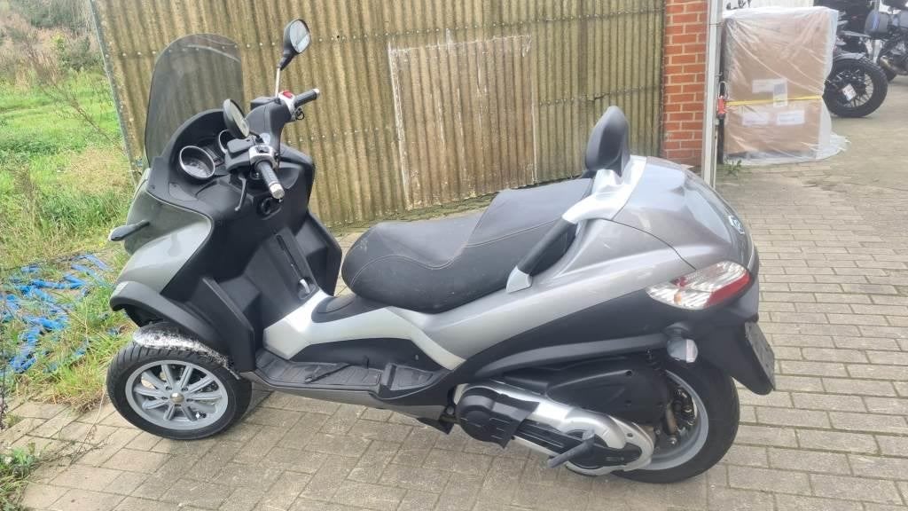 Piaggio	MP3 400, Entreprise, 400 cm³, 12 à 35 kW