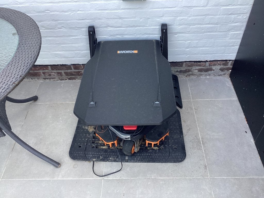 Worx Landroid 600  Vision M, Ophalen, Cirkelmaaier, Zo goed als nieuw, 50 cm of meer