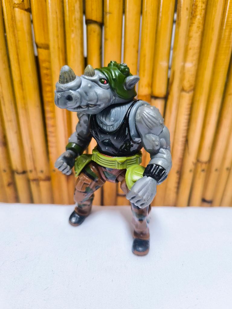 Figurine TMNT Rocksteady vintage 1988 Playmates Toys, Enlèvement ou Envoi, Utilisé