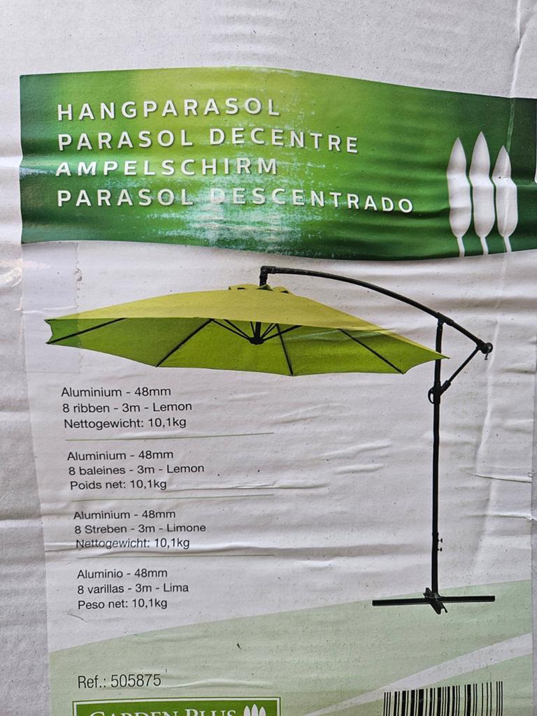 Lot parasols verschillende kleuren en maten in Houthalen, Ophalen