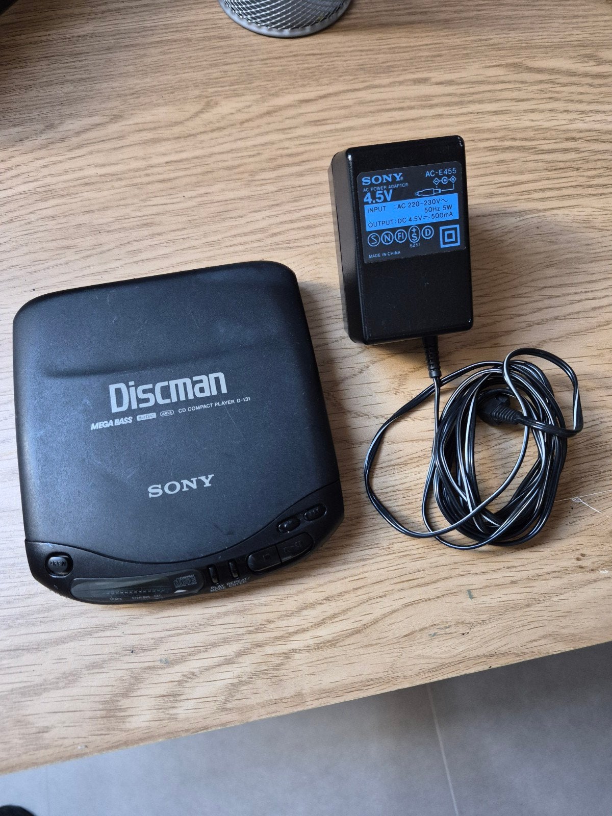 Sony discman D-131, Audio, Tv en Foto, Walkmans, Discmans en Minidiscspelers, Ophalen of Verzenden, Discman