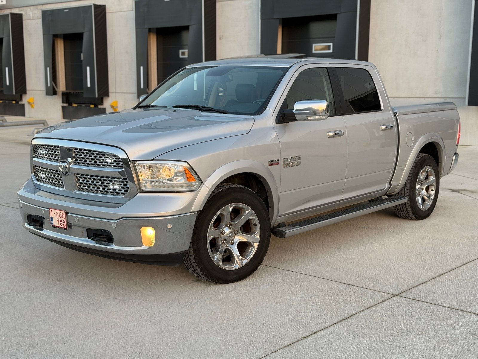Dodge Ram 1500 Laramie 5.7 V8 HEMI LPG – 2019 – FEUILLE ROSE, Autos, Cuir, Achat, Automatique, 6 places