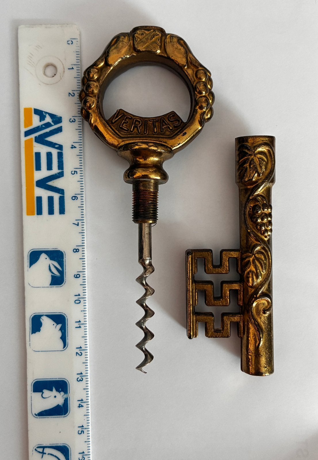 Kurkentrekker. Brons., Collections, Broches, Pins & Badges, Enlèvement, Utilisé