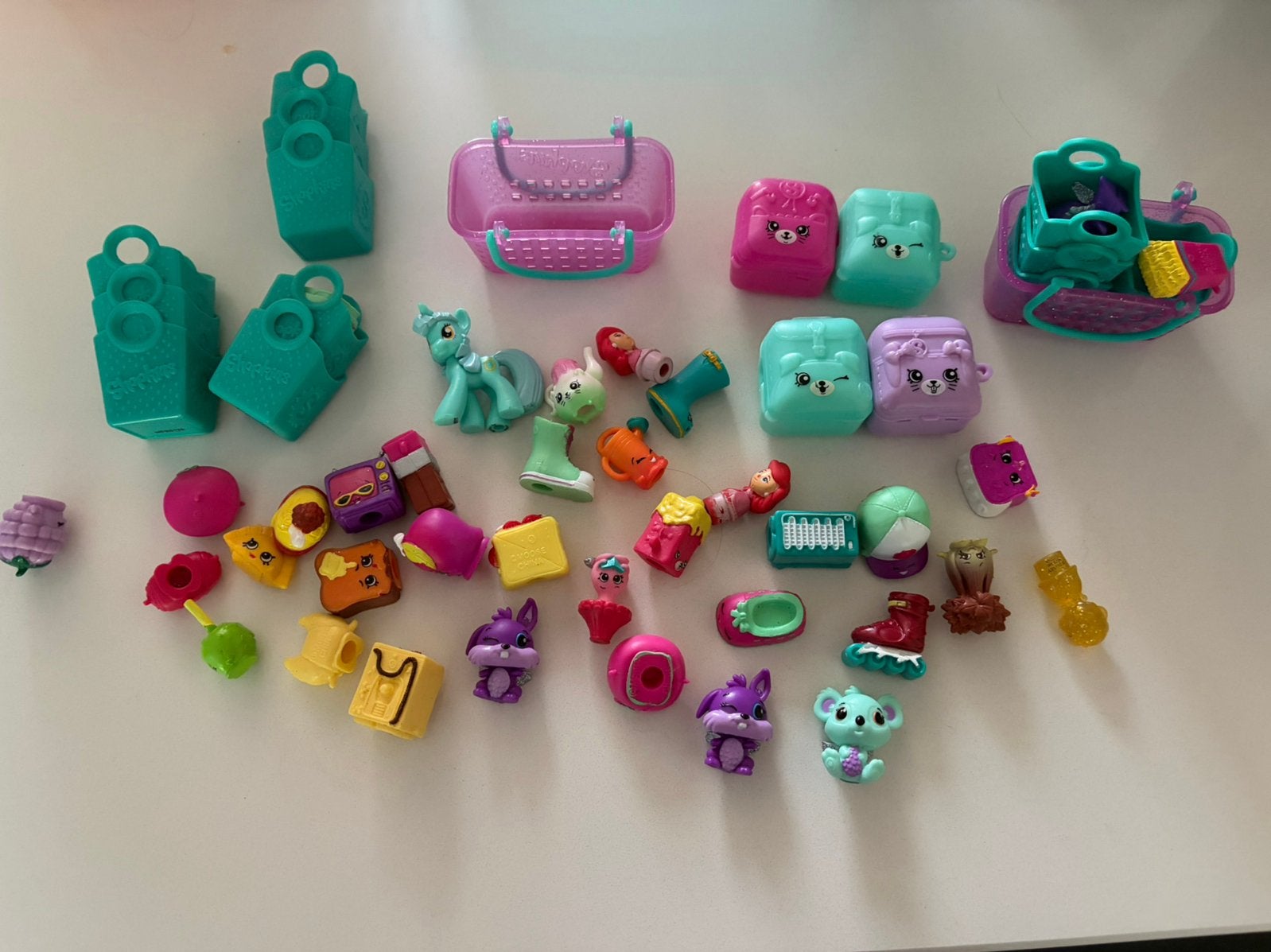 Kleine schattige popjes, Kinderen en Baby's, Speelgoed | Poppen, Ophalen of Verzenden, Zo goed als nieuw