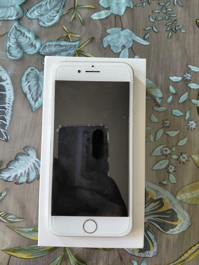 Iphone 8 256gb + 1 verre de protection et une coque offerte, Telecommunicatie, Mobiele telefoons | Apple iPhone, Ophalen of Verzenden