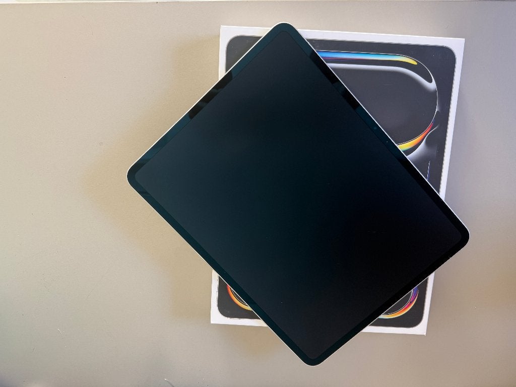 Ipad pro 2024 m4, 13", Nanoglass, Wifi+Cellular, 2TB, 16RAM, 13 inch of meer, Ophalen of Verzenden, Zo goed als nieuw, Wi-Fi en Mobiel internet