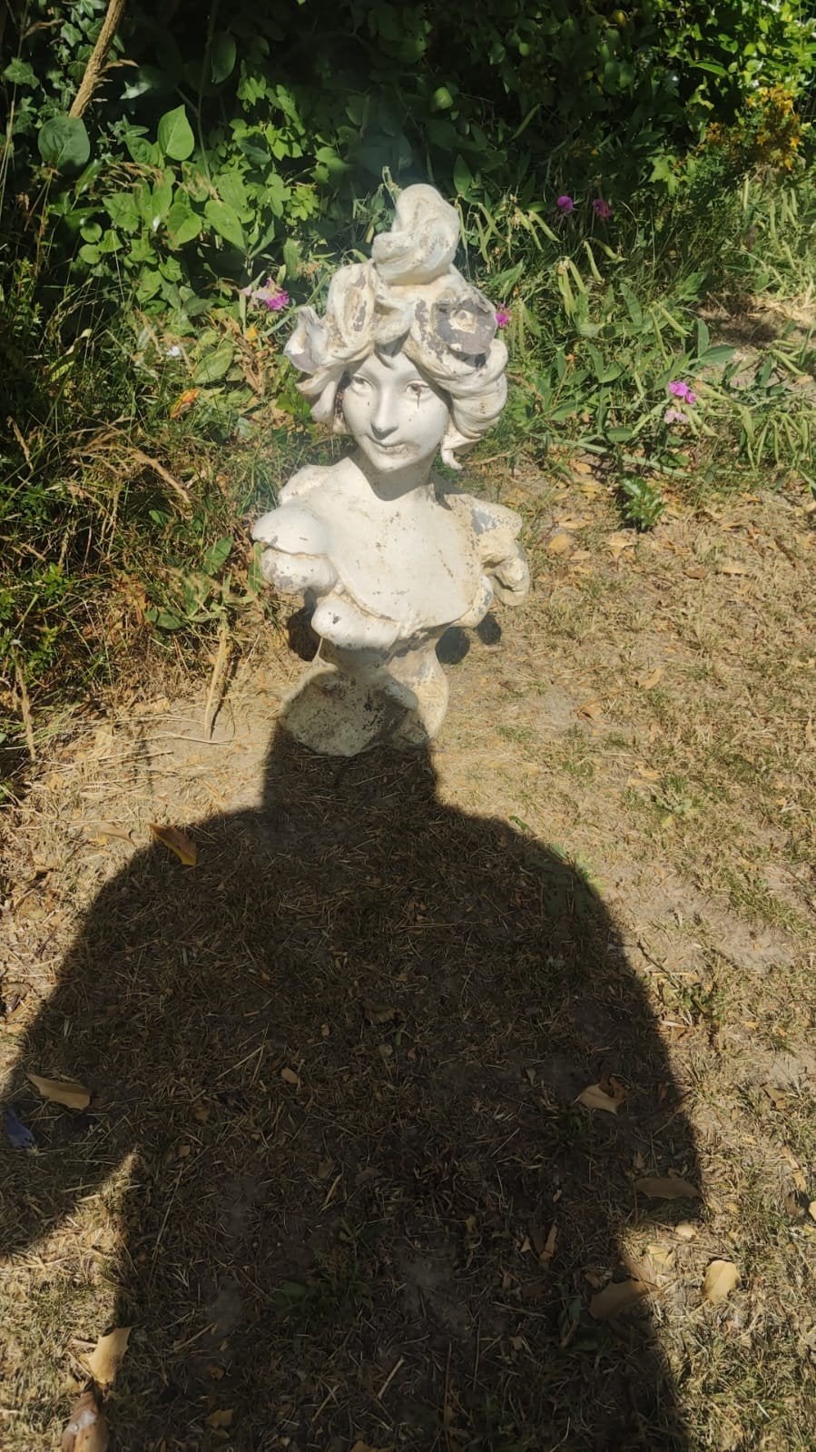 Tuinbeeld vrouw beige 58cm, Ophalen, Gebruikt, Steen, Mensenbeeld