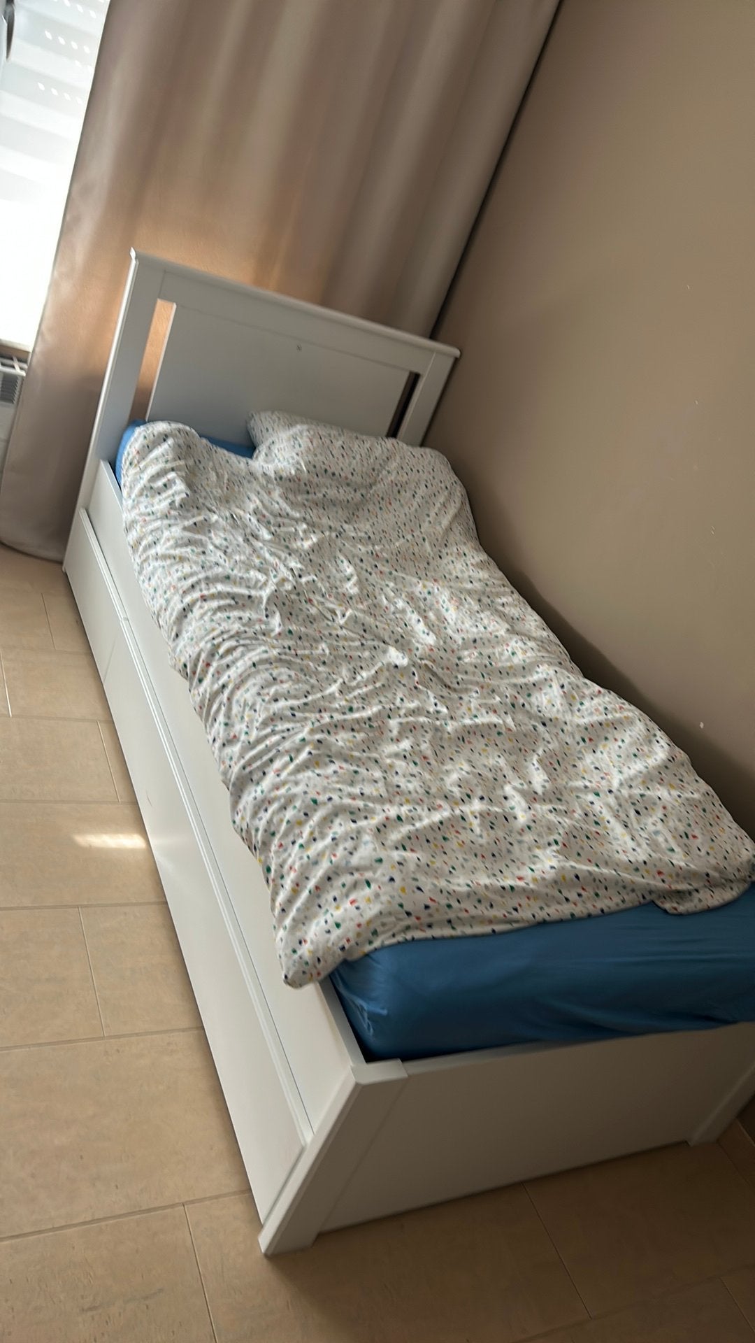 Bed nog in heel goede staat 1 persoonsbes, Ophalen, Zo goed als nieuw