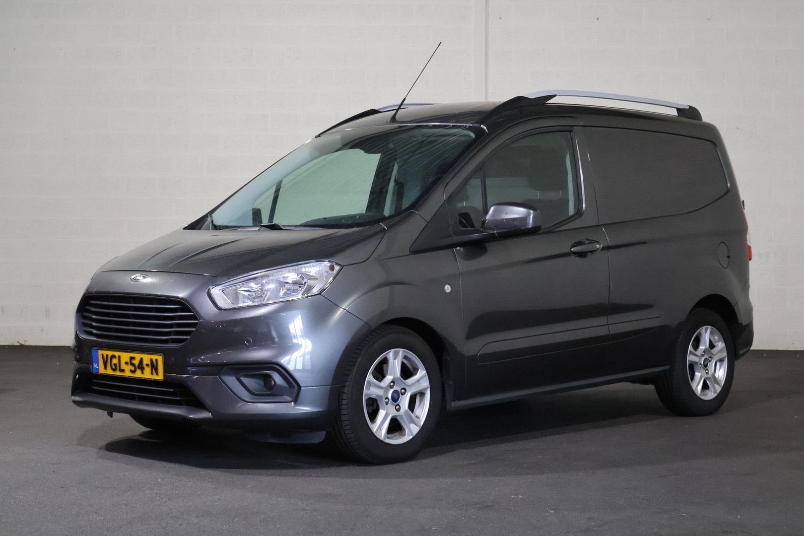 Ford Transit Courier 1.5 TDCI Limited Duratorq S&S, Autos, Argent ou Gris, Achat, Boîte manuelle, Diesel