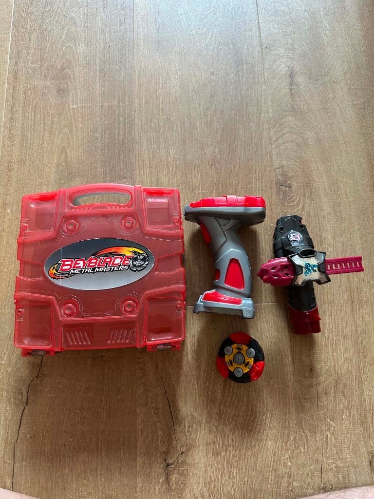 Beyblade Carry Case & Mega Bloks Battle Strikers, Collections, Jouets, Enlèvement