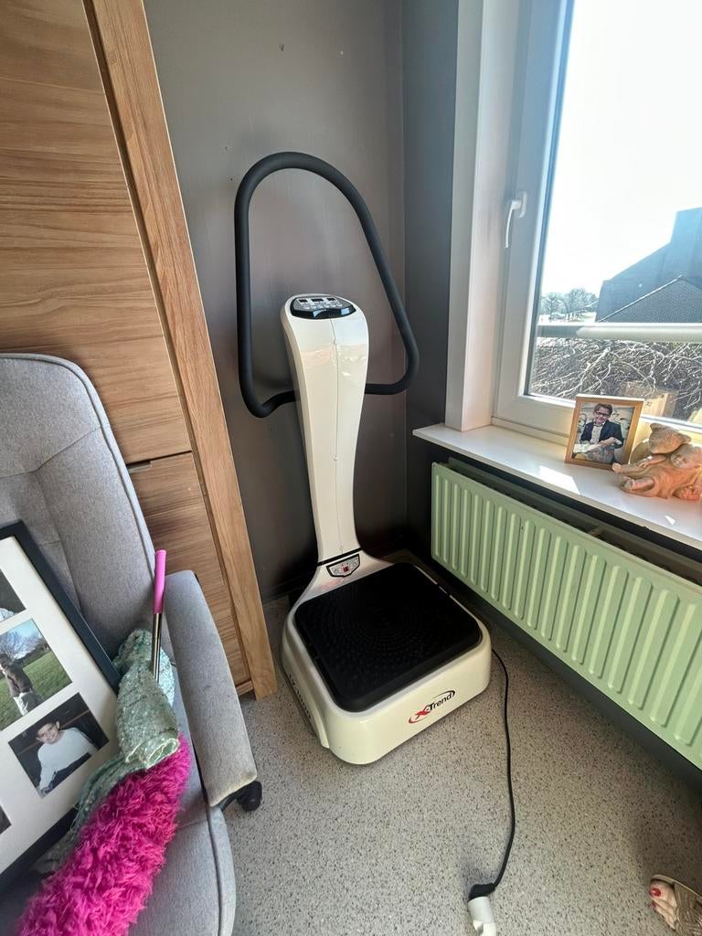 X-Trend LV1000, Sport en Fitness, Ophalen, Zo goed als nieuw, Trilplaat