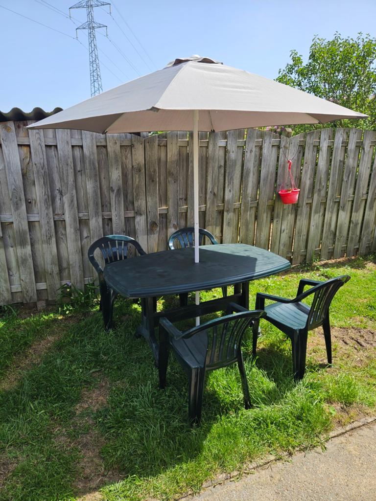 1 tuintafel 150 x100 cm + 4 tuinstoelen Jardin +paraso 3m, Ophalen