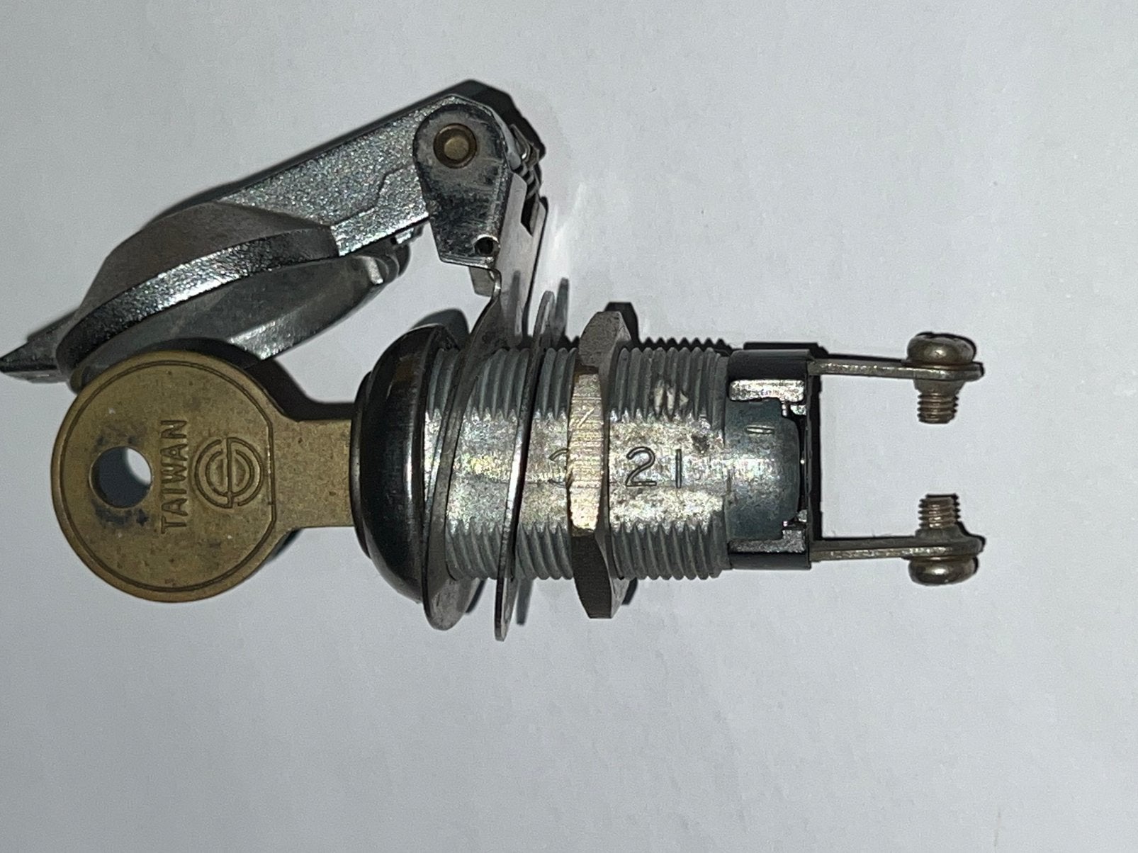 Sélectionnez l'obturateur avec une touche, Electroménager, Enlèvement ou Envoi, Comme neuf