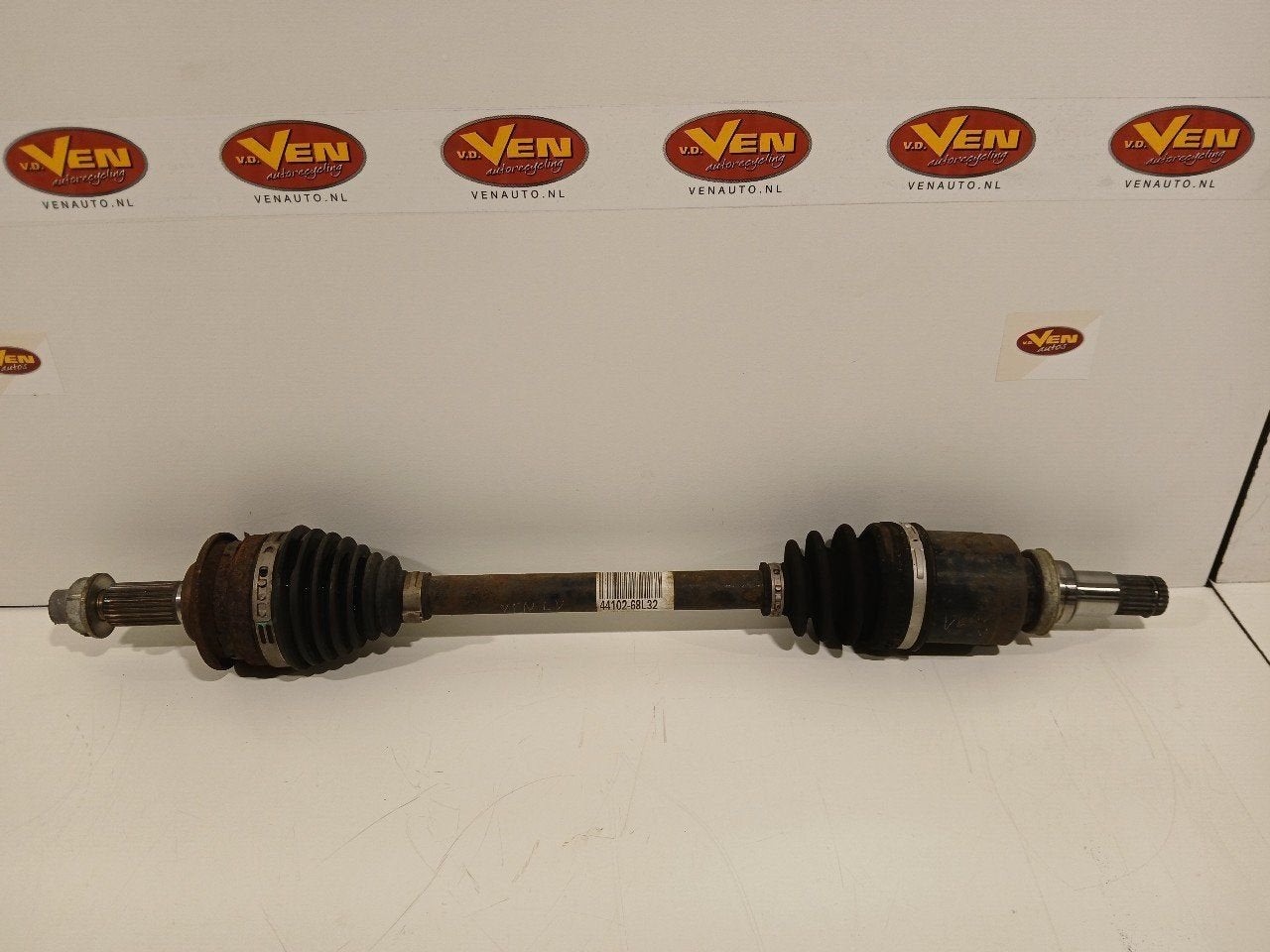 Aandrijfas links voor Suzuki Splash, Onderdelen@venauto.nl, Van der Ven Autorecycling B.V., Ettenseweg 76, 4706 PB Roosendaal, The Netherlands