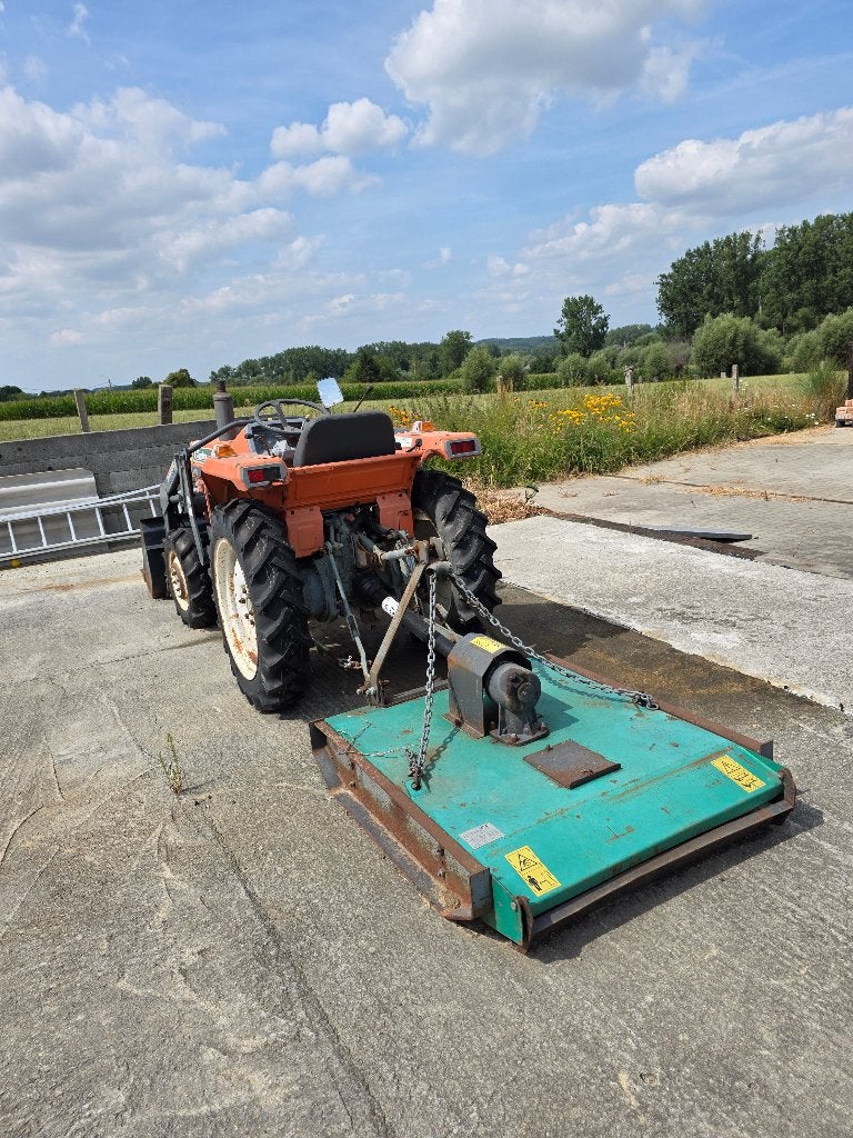 Kubota Sunshine avec chargeur frontal et tondeuse, Articles professionnels, Enlèvement
