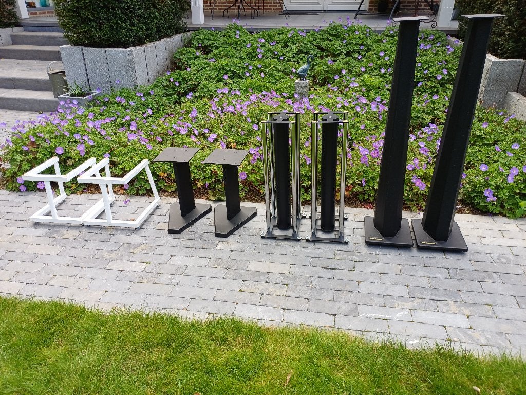 Tannoy speaker stands - 40cm (één stand is beschadigd), Audio, Tv en Foto, Ophalen, Gebruikt