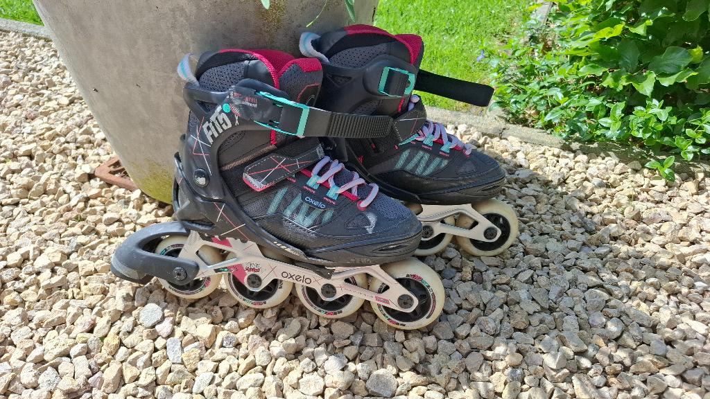 Inline skates oxelo maat 32-35, Sports & Fitness, Patins à roulettes alignées, Utilisé, Rollers 4 roues en ligne, Autres marques