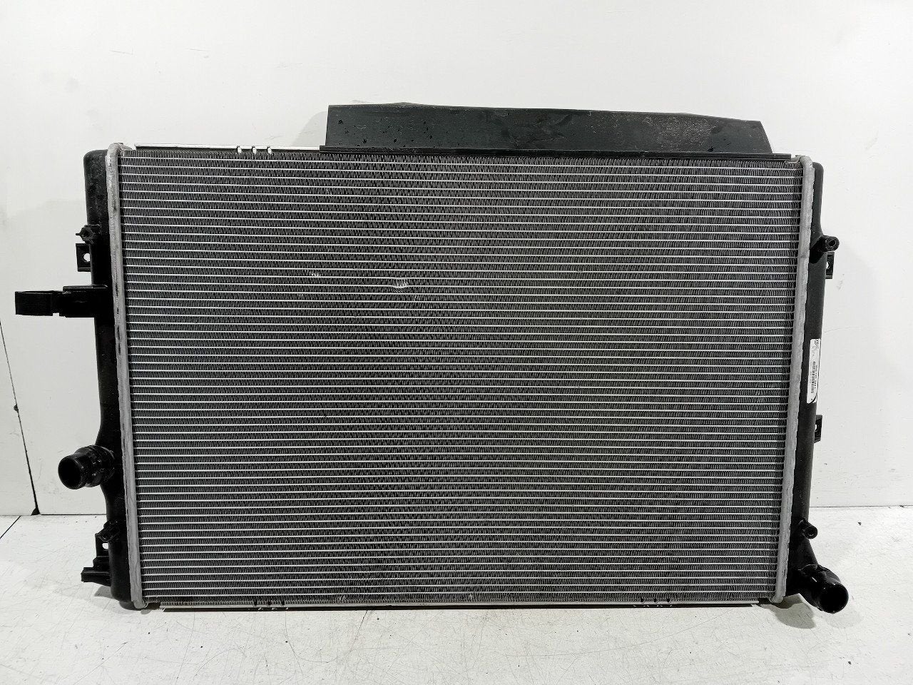 Radiateur Volkswagen Sharan, Onderdelen@venauto.nl, Van der Ven Autorecycling B.V., Gebruikt, Ettenseweg 76, 4706 PB Roosendaal, The Netherlands