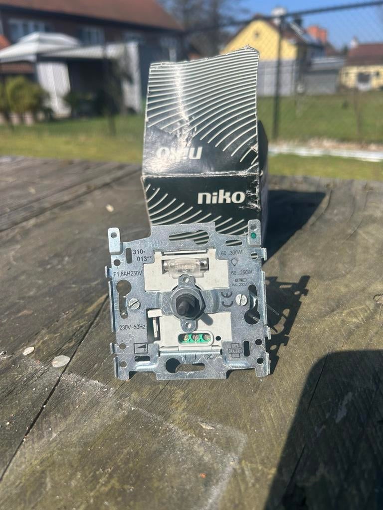 Niko dimmer, Ophalen of Verzenden, Zo goed als nieuw