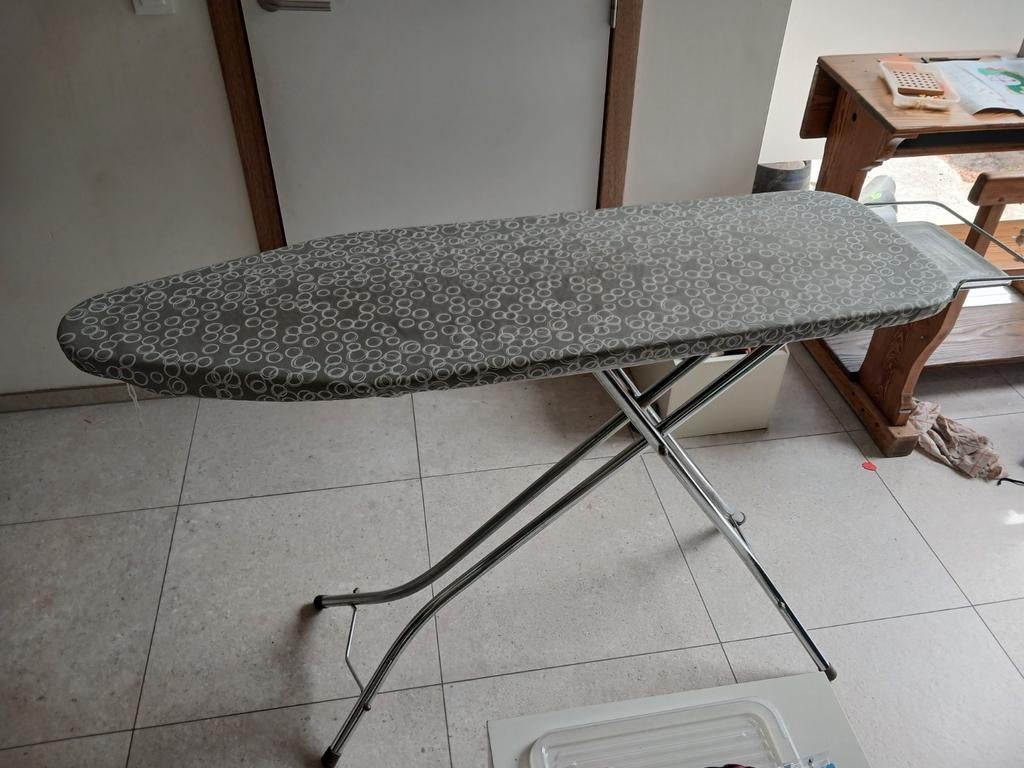 Strijkplank Brabantia, Enlèvement, Utilisé