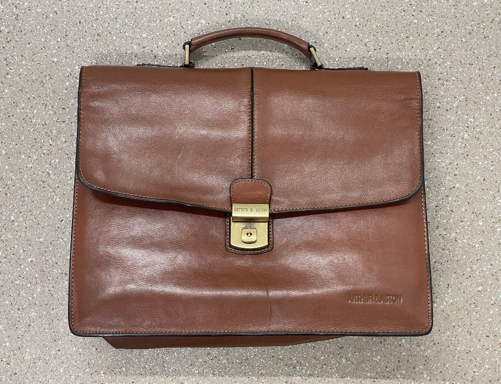 Lederen tas Arthur & Aston, Bijoux, Sacs & Beauté, Cuir, Enlèvement ou Envoi, 30 à 40 cm, 30 à 40 cm