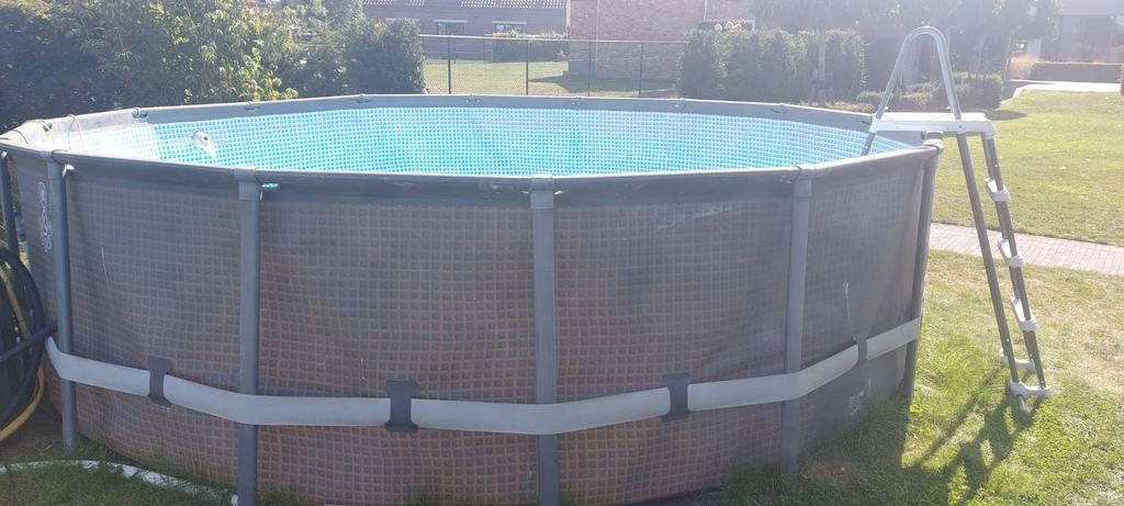 Zwembad te koop xtr 488x120cm staat in de weg moet nu weg, Ophalen